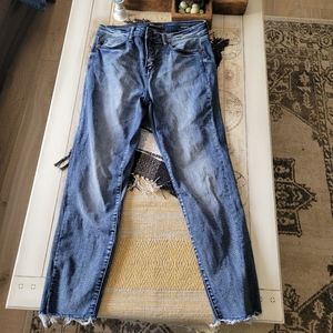 Judy Blue Skinny Distressed Back Pocket Raw hem Ladies Size 9/29